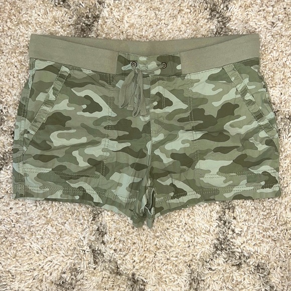 A.N.A. WOMENS CAMO SHORT SHORTS |  SIZE 10 - Picture 4 of 6